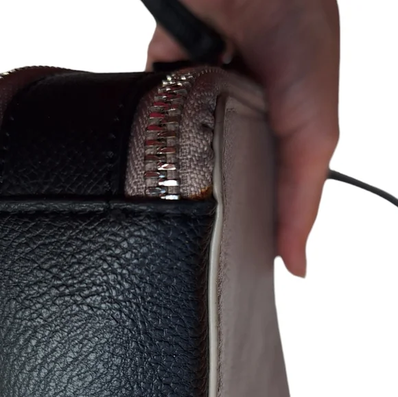 Nine West grey taupe and black crossbody bag - Picture 8 of 9